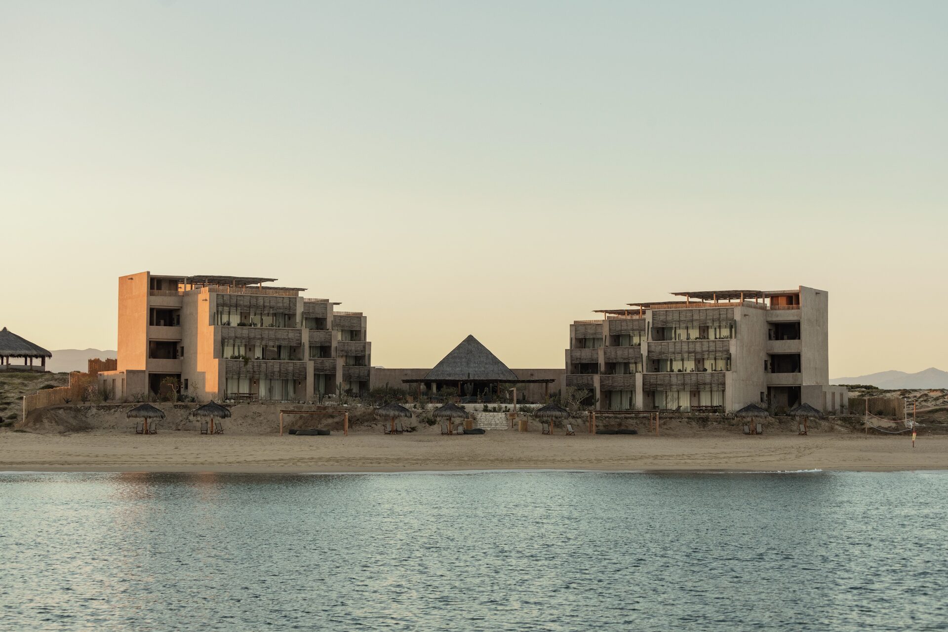 Amina Wind Resort, departamentos frente al mar en La Paz, Baja California Sur